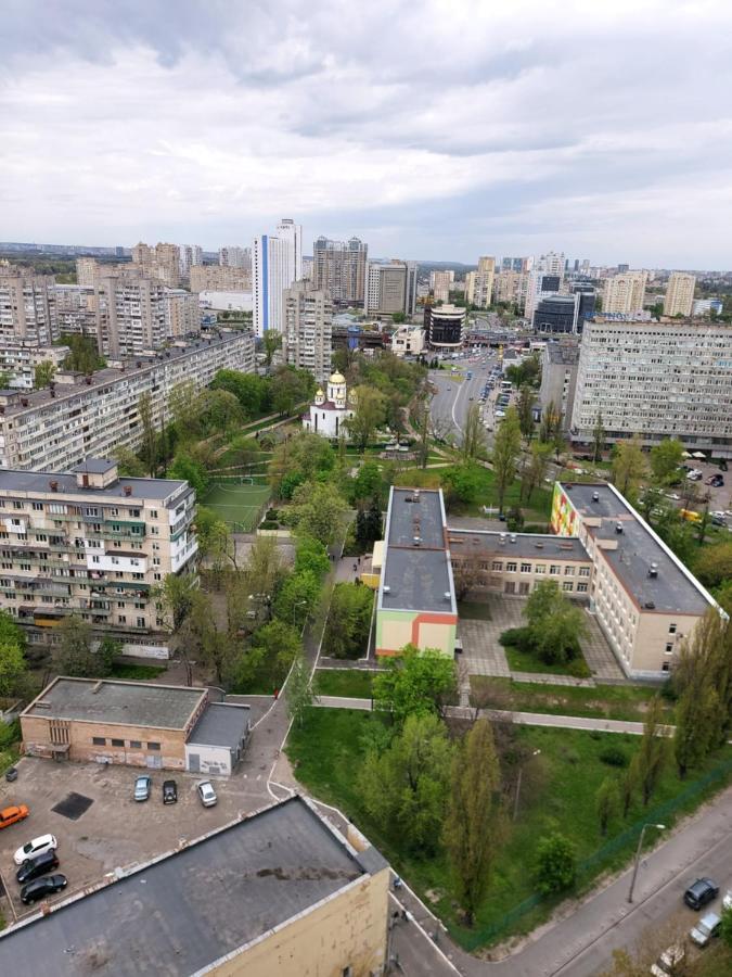 Студія З Неймовірним Краєвидом Біля М Лівобережна Ліфт Інтернет Працює Kyiv Exterior photo